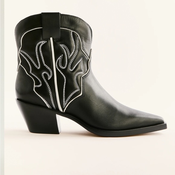 Reformation Otto Mini Western Boot - Picture 2 of 9